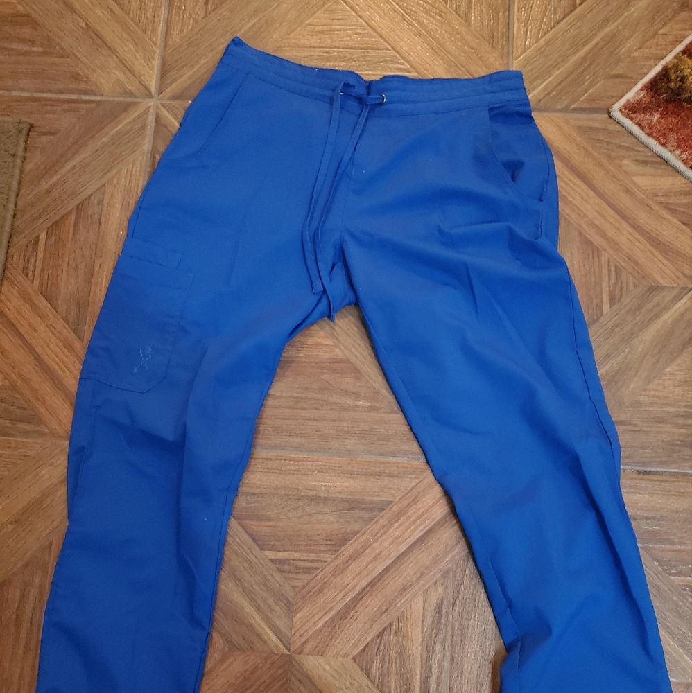 Womens hospital scrubs